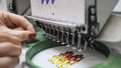 Ricamo, Serigrafia o DTF: quando scegliere il ricamo per il tuo abbigliamento personalizzato